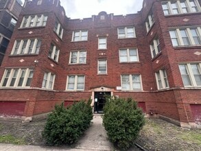 Building Photo - 6802 S Clyde Ave