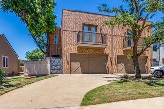 Building Photo - 410 Templeton Dr