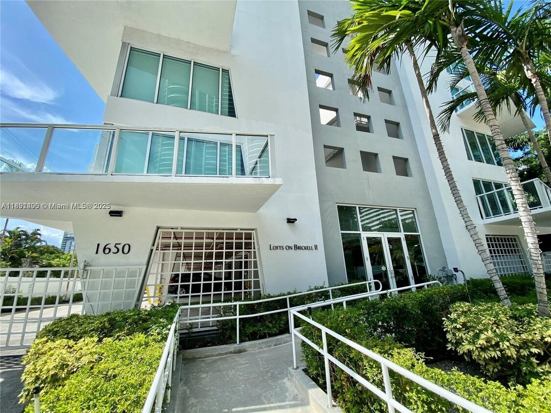 Foto principal - 1650 Brickell Ave