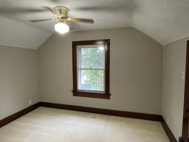 Building Photo - 2122 Fauver Ave