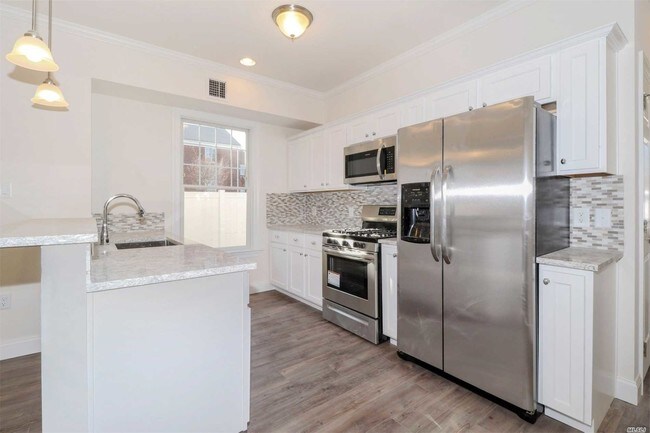 Foto del edificio - 7 Nathan Hale Dr