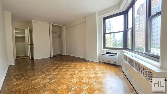 Building Photo - Bright Sixth-Floor One-Bedroom Near Union Square