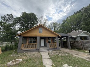 Building Photo - 2577 Selman Ave