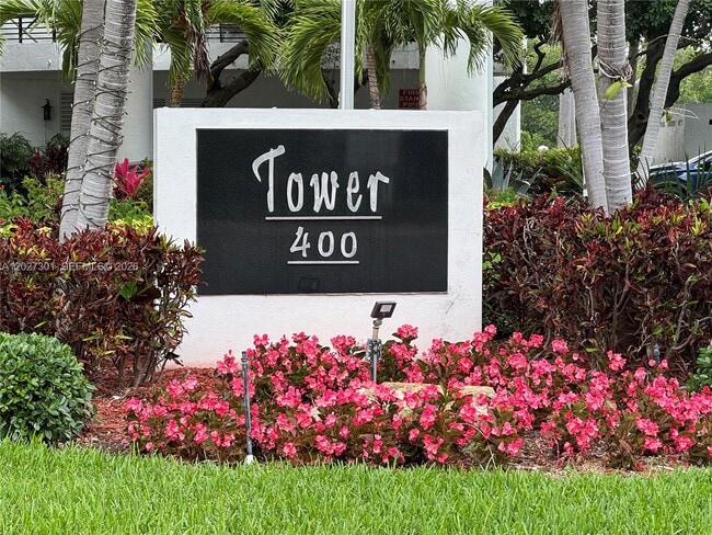 Foto del edificio - 3500 Mystic Pointe Dr