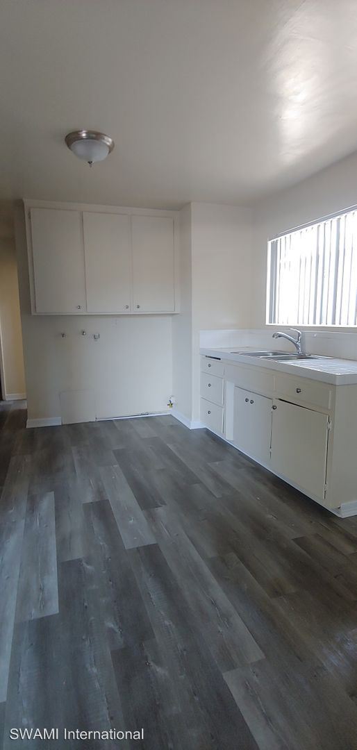 Foto del edificio - 13443-13443 Kornblum Ave.