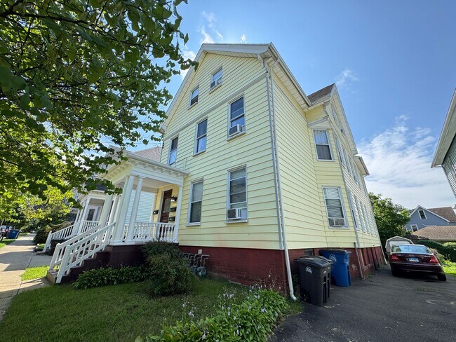 Building Photo - 22 Tilton St