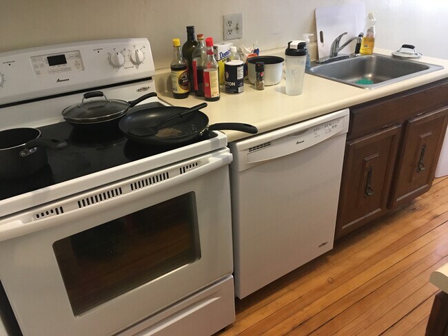 Foto del edificio - 52 Strathmore Rd