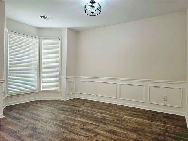 Foto del edificio - 3229 Davenport Park Ln