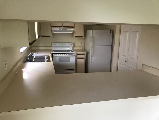 Building Photo - 2033 McMullen Ave