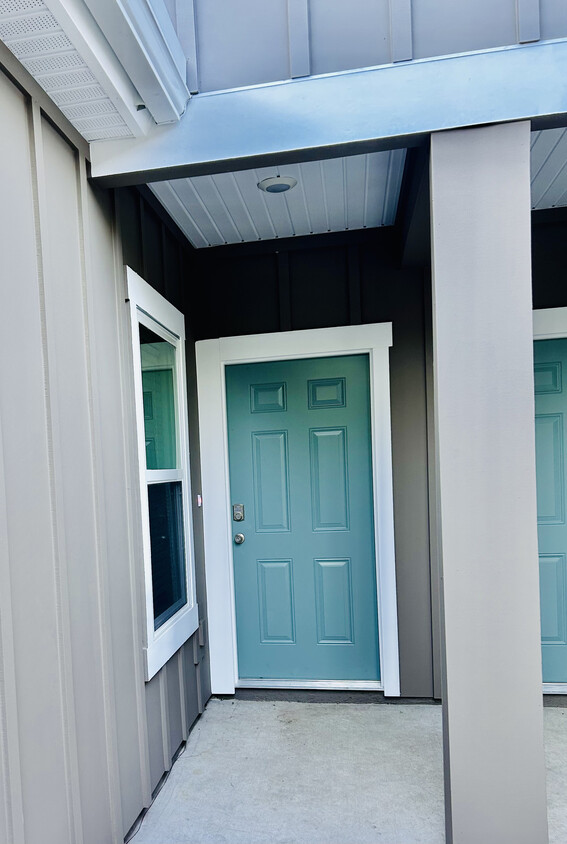 Foto principal - 9011 Alpine Aster Rd