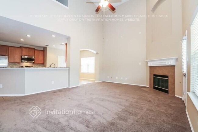 Foto del edificio - 15713 Landing Creek Ln