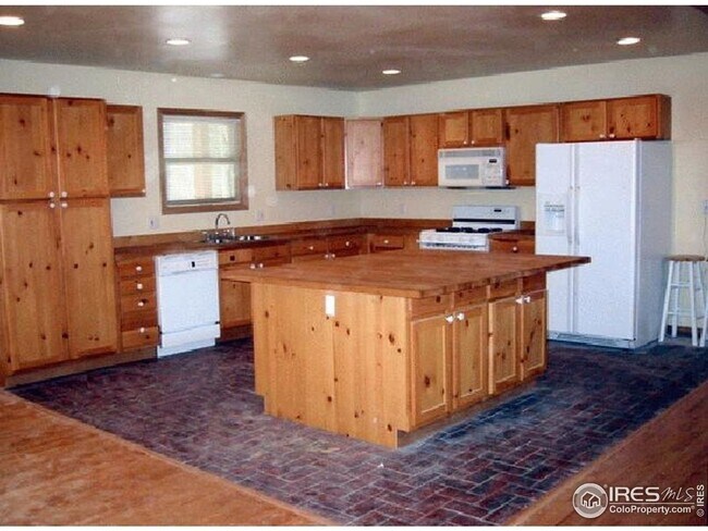 Foto del edificio - 3 Bedroom Single Family Home in Golden