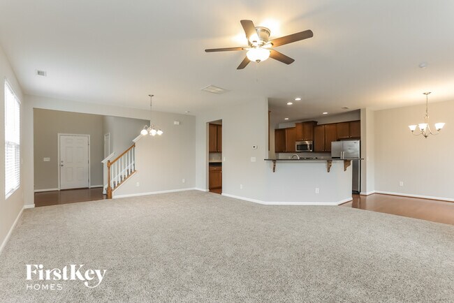 Building Photo - 1229 Golden Eagle Dr