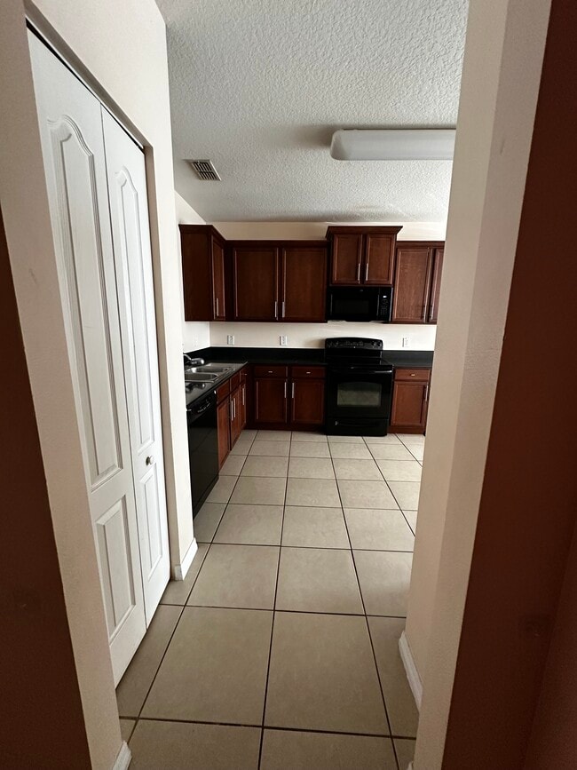 Building Photo - 3909 Flowering Orchid Ln