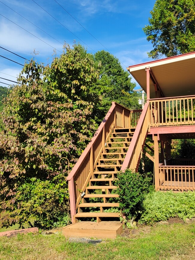 Photo - 507 Utah Mountain Rd House