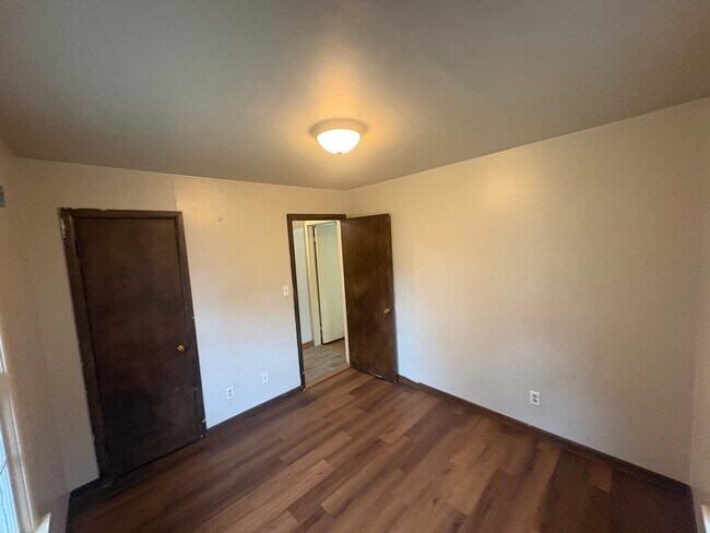 Building Photo - 2520 SW 45th St