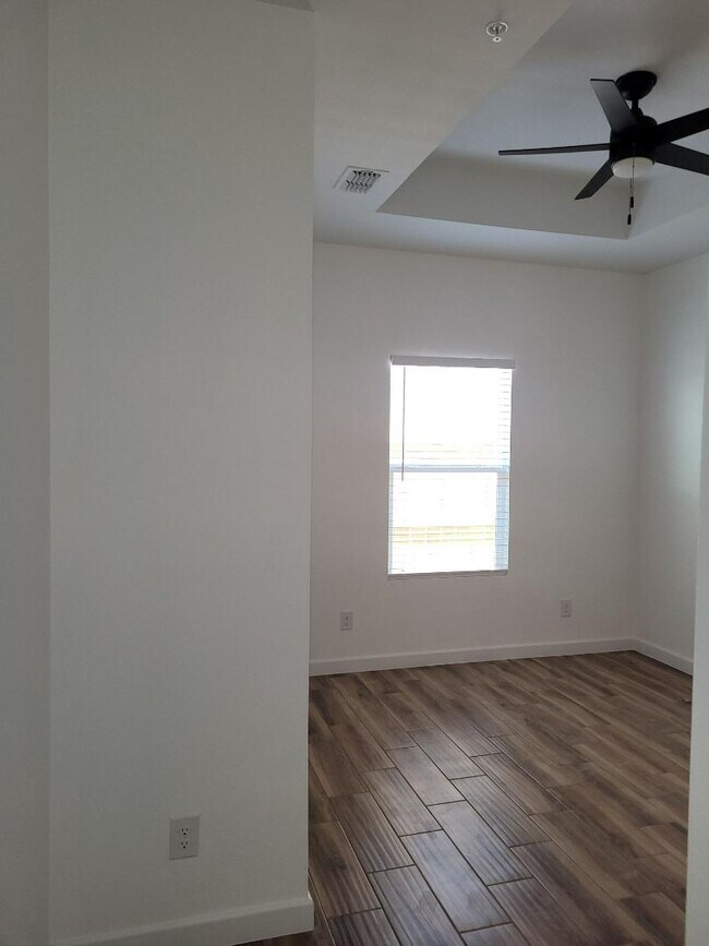 Building Photo - 5310 Vision St