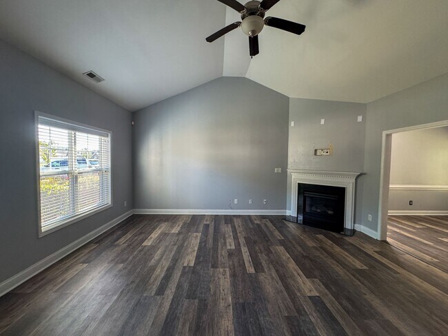 Building Photo - Attractive 3 Bed 2 Bath Home in Westgate