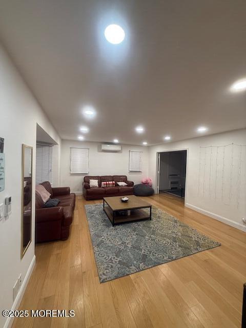 Building Photo - 664 Hoey Ave