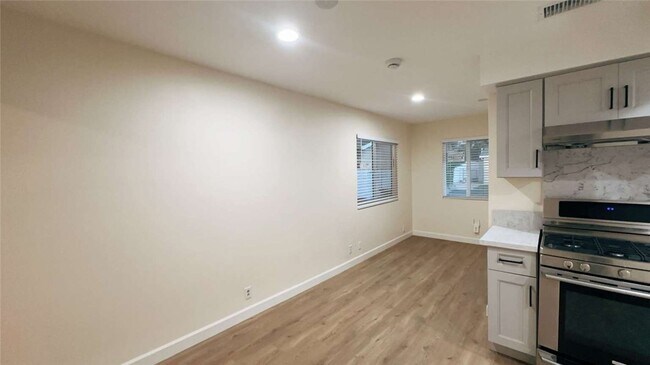 Foto del edificio - 5930 Avon Ave
