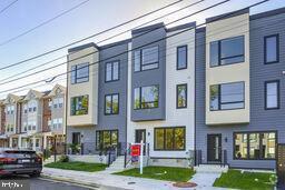 Building Photo - 2514 Elvans Rd SE