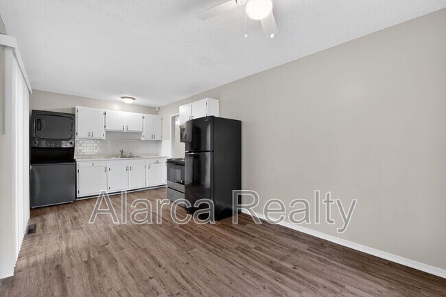 Foto del edificio - 4201 Carlyle Dr