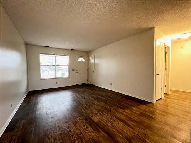 Foto del edificio - 2004 Horseshoe Dr