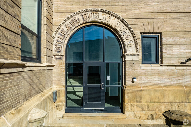 Foto del edificio - Mccleary School Condos