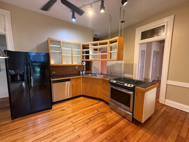 Building Photo - 2622 Moorman Ave