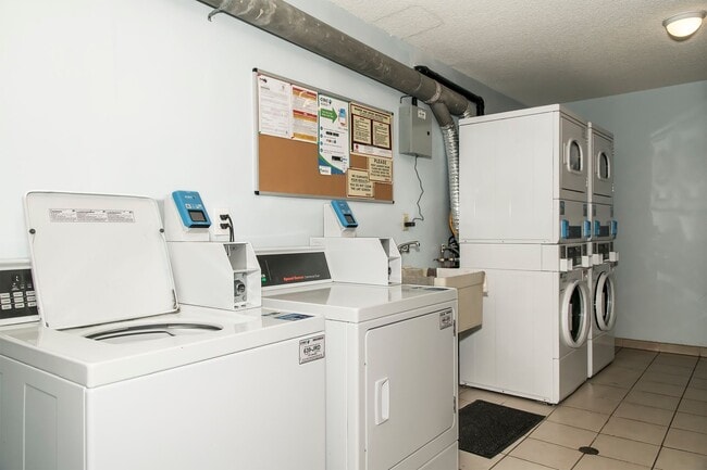 Interior Photo - 5851 Hazeltine Ave.