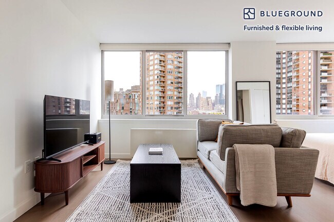 Foto del edificio - 561 10th Ave