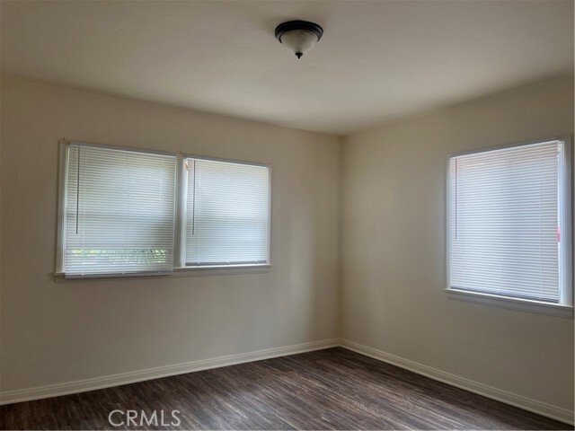 Building Photo - 8791 Valley View St