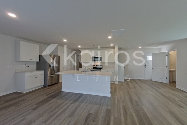 Foto del edificio - 126 Inez Ave