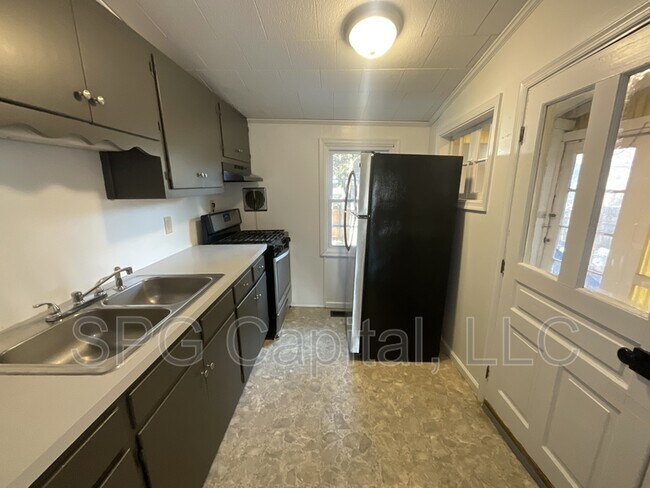 Foto del edificio - 305 N Newberry St