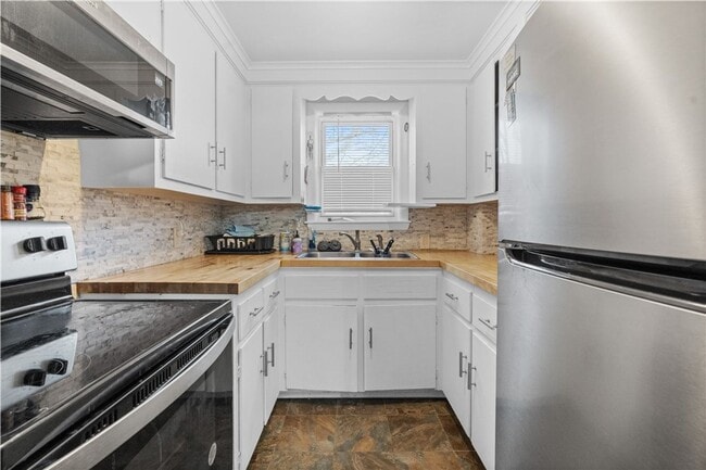 Building Photo - 7-9 Spring Street