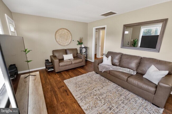 Foto del edificio - 306 Coulbourn Mill Rd