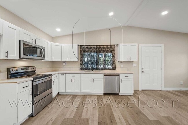 Building Photo - Charming 3 Bed/2 Bath Manufactured Home wi...