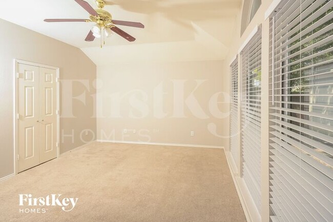 Foto del edificio - 1012 Windymeadow Ln