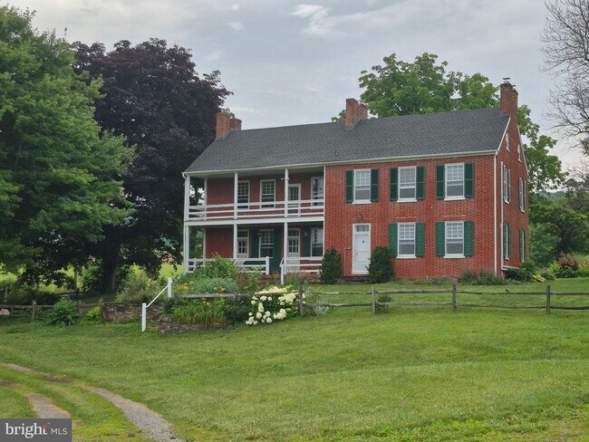 Foto del edificio - 11037 Harp Hill Rd