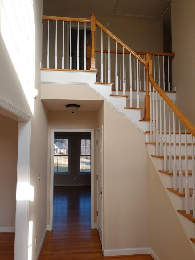 Primary Photo - 4 br, 3.5 bath House - 1184 Farmington Drive