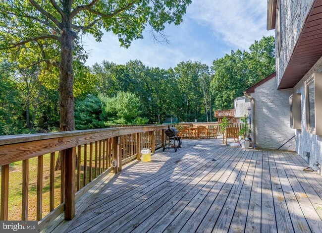 Building Photo - 229 Wilson Rd