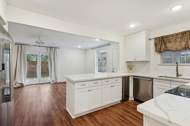 Building Photo - 1415 Homer St