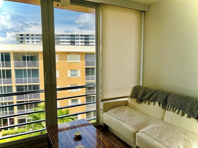 Foto del edificio - 304 Golfview Rd