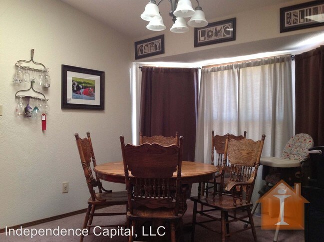 Building Photo - 4208 Applewood Dr