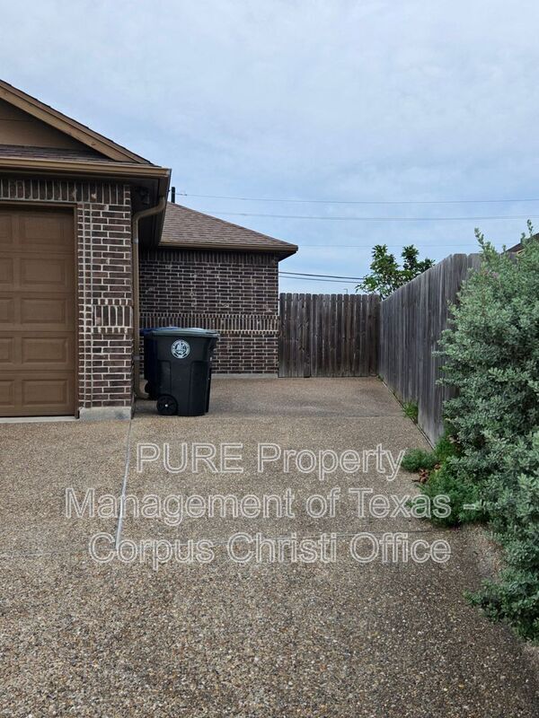 Building Photo - 7202 Pink Cadillac Dr