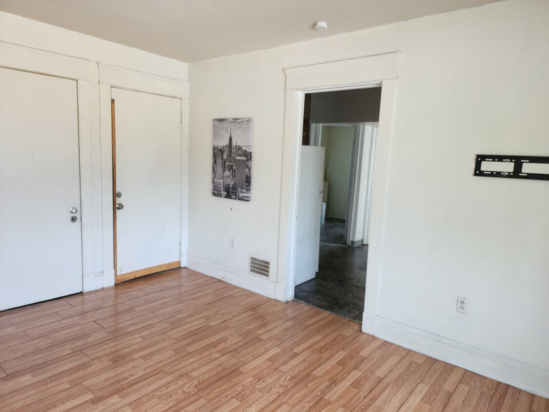 Foto del edificio - 15753 Broadway Ave