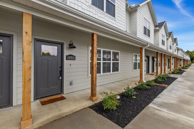 Building Photo - 1935 S Garland Ave