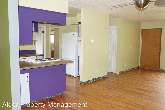 Building Photo - 3326 SE Harney Ct