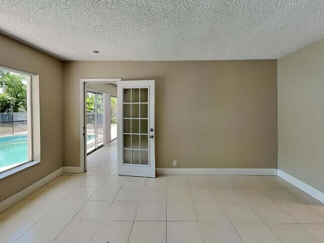 Foto del edificio - 2240 NE 62nd St