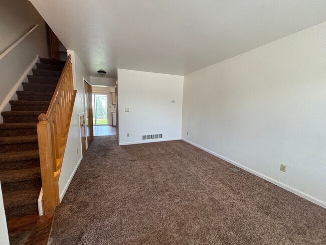 Building Photo - 133 W 47th Pl